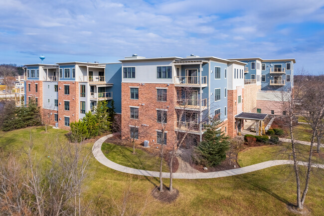 Point at River Shores in West Bend, WI - Building Photo - Building Photo