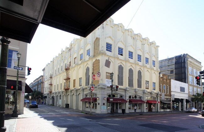 71 Wentworth St in Charleston, SC - Building Photo - Building Photo