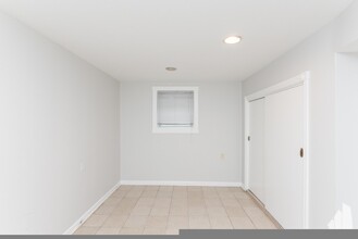 1944 N Bissell St, Unit G in Chicago, IL - Foto de edificio - Building Photo