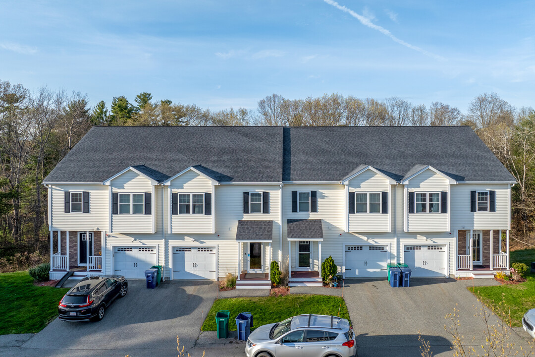 Village Crossing in Billerica, MA - Foto de edificio