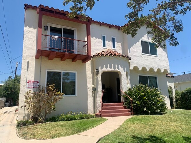619 E Chevy Chase Dr