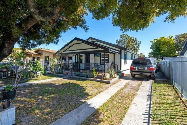 3055 NW 23rd Ave in Miami, FL - Building Photo - Building Photo