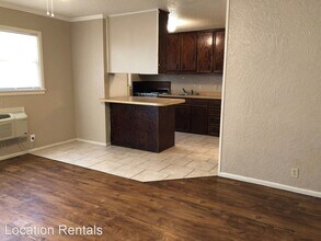 1913 Avenue W in Lubbock, TX - Building Photo - Building Photo