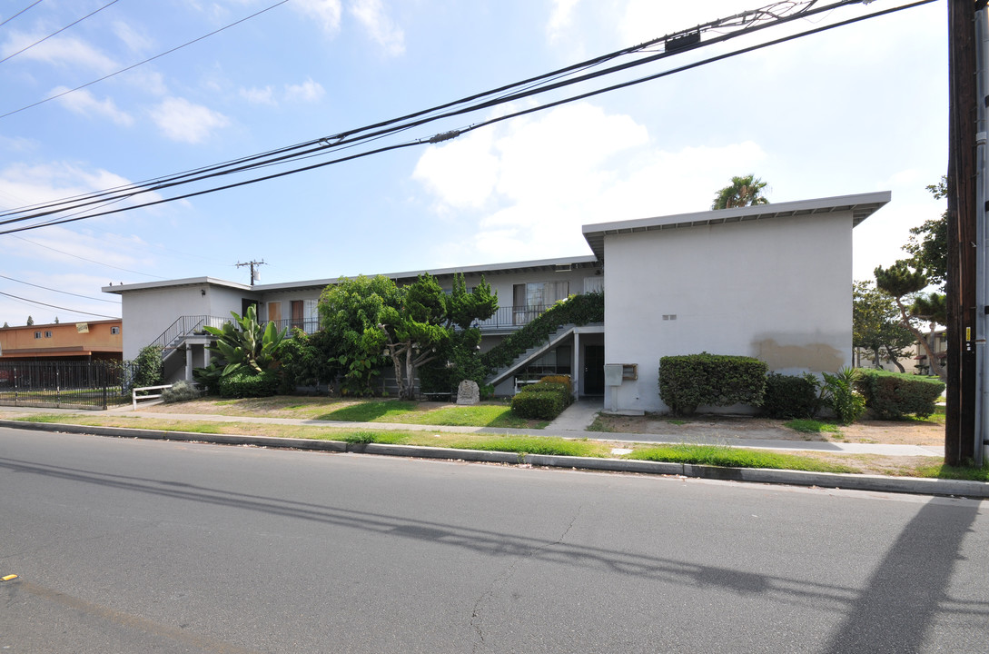 12511 Sunswept Ave in Garden Grove, CA - Foto de edificio