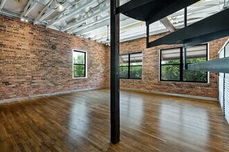 2220 S Harwood St in Dallas, TX - Building Photo - Building Photo