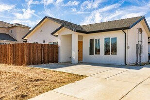 21261 Golden Hills Blvd, Unit A in Tehachapi, CA - Building Photo