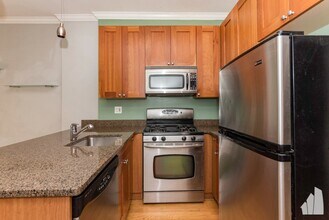 850 W Buckingham Pl, Unit 1s in Chicago, IL - Foto de edificio - Building Photo