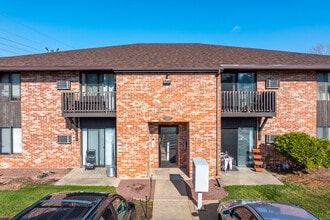 Springdale Apartments in Appleton, WI - Foto de edificio - Building Photo