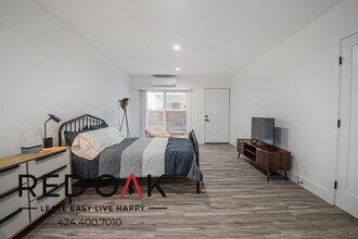 1346 N Fuller Ave, Unit 8 in Los Angeles, CA - Building Photo - Building Photo