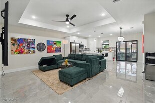 1011-1013 Abrams Blvd in Lehigh Acres, FL - Building Photo