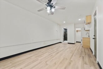 22266 Crest Ln, Unit 2 in Crestline, CA - Building Photo - Building Photo