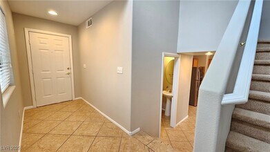 266 Echo Dell Ct in Henderson, NV - Building Photo - Building Photo