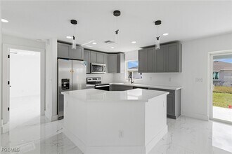 2505 39th St SW in Lehigh Acres, FL - Building Photo - Building Photo