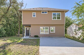 11007 Elm St in Jonestown, TX - Building Photo - Building Photo