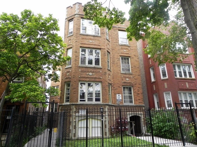 7822 S Marshfield Ave in Chicago, IL - Foto de edificio