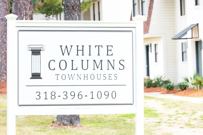 White Columns in West Monroe, LA - Foto de edificio - Building Photo