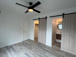 1712 Fletcher St, Unit 3 in Hollywood, FL - Foto de edificio - Building Photo