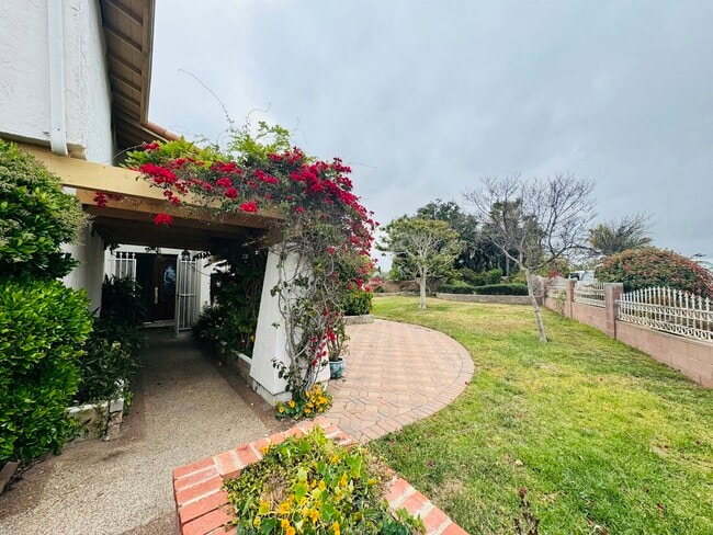 1641 Loma Ln in Chula Vista, CA - Building Photo - Building Photo