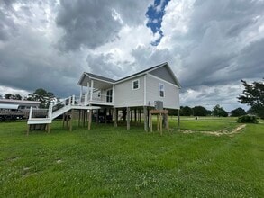 54 Bay Lake Dr in Chocowinity, NC - Building Photo - Building Photo