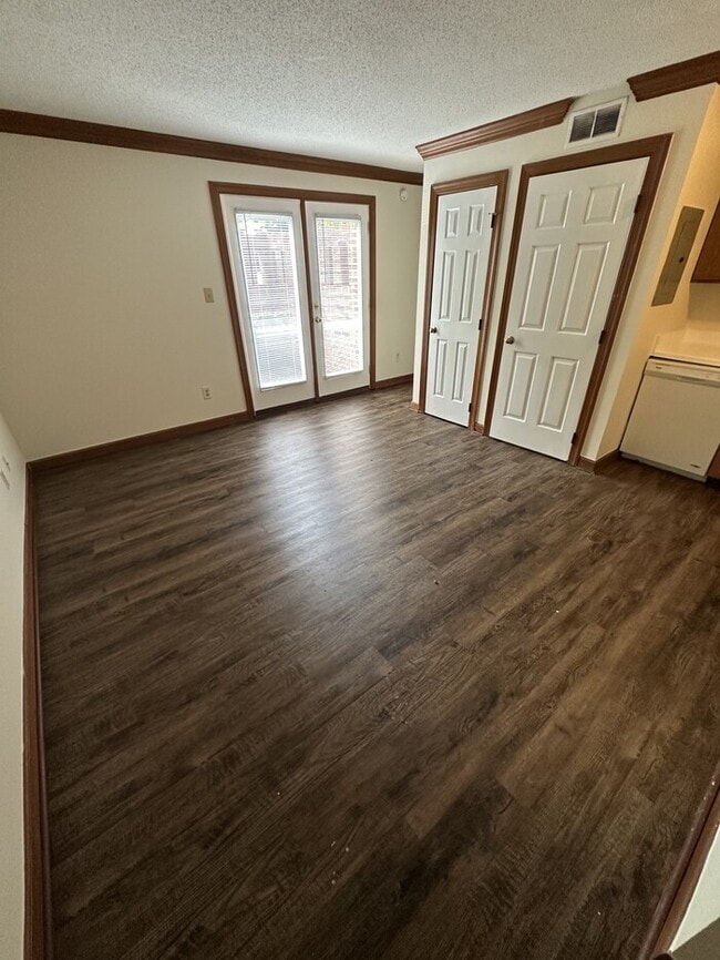 property at 3502 Ivy Commons Dr