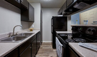 Holbrook Apartment Homes in Dallas, TX - Foto de edificio - Building Photo