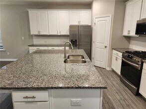 3417 Park Pointe Cir in Scottdale, GA - Building Photo - Building Photo