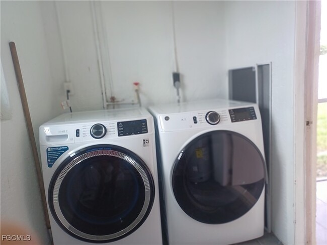 property at 1102 SW 15th Terrace