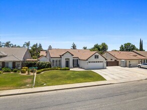 10303 Roehampton Ave in Bakersfield, CA - Building Photo - Building Photo