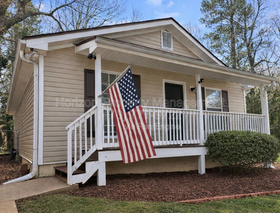 9295 Horseshoe Bend in Gainesville, GA - Building Photo