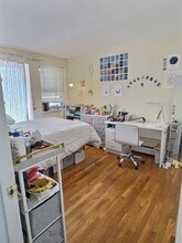 1035 Commonwealth Ave, Unit 18A in Boston, MA - Building Photo - Building Photo