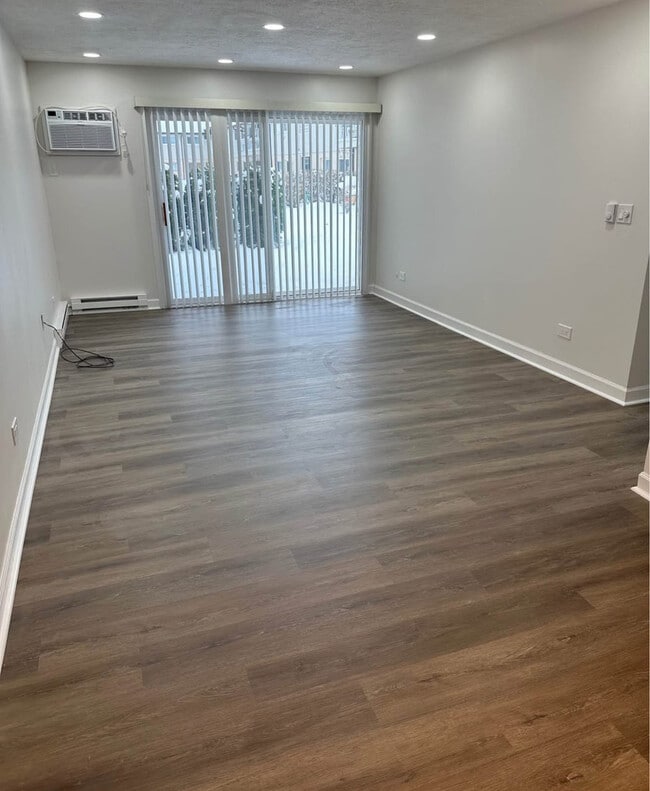 880 E Old Willow Rd in Prospect Heights, IL - Building Photo - Building Photo