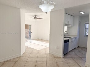 2081 Renaissance Blvd, Unit 208 in Miramar, FL - Building Photo - Building Photo
