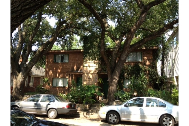 1202 La Rue in Houston, TX - Building Photo