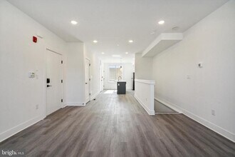 2248 E Somerset St-Unit -31 in Philadelphia, PA - Building Photo - Building Photo