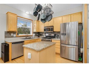 14009 52nd Ave N in Minneapolis, MN - Building Photo - Building Photo