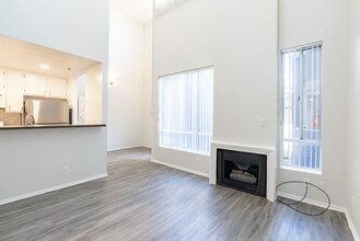 845 S. Kingsley in Los Angeles, CA - Building Photo - Interior Photo