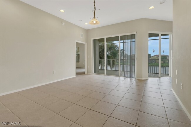 9209 Calle Arragon in Ft. Myers, FL - Foto de edificio - Building Photo