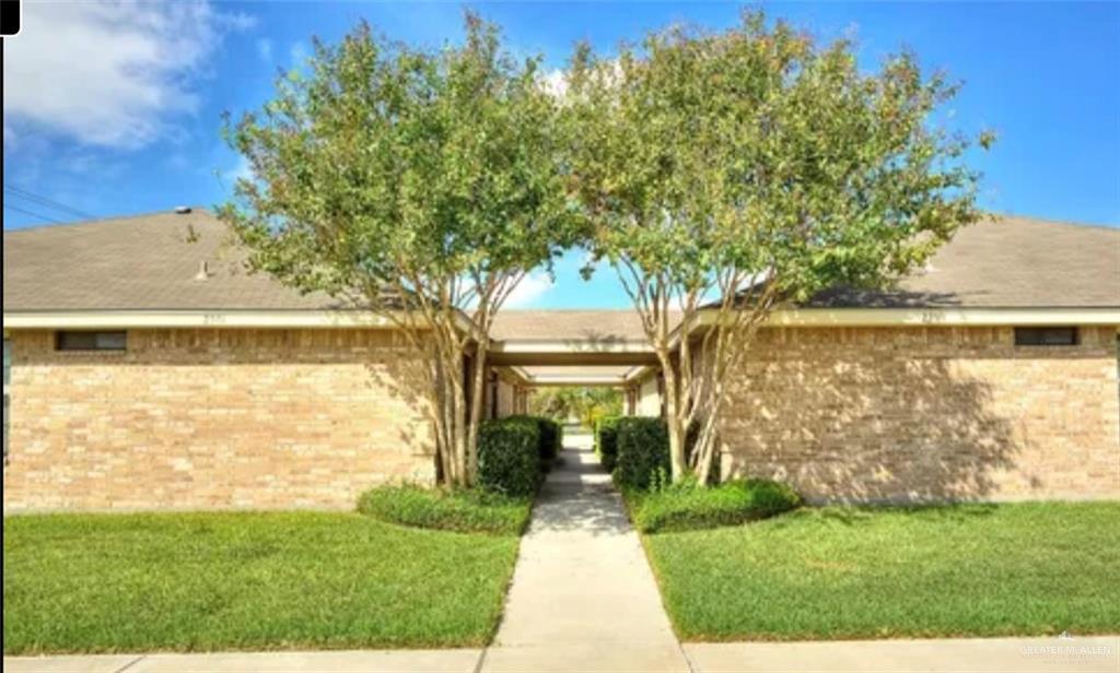 2301 Dora Jeanne Dr in Mission, TX - Foto de edificio