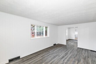 151 Belle Ave NW in Massillon, OH - Building Photo - Building Photo