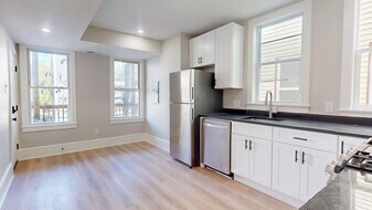 2 Chelsea St in Boston, MA - Building Photo