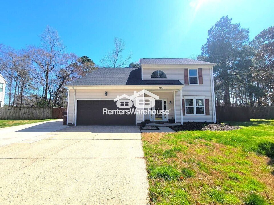 2135 Sunset Maple Ln, Unit EE228 in Chesapeake, VA - Building Photo