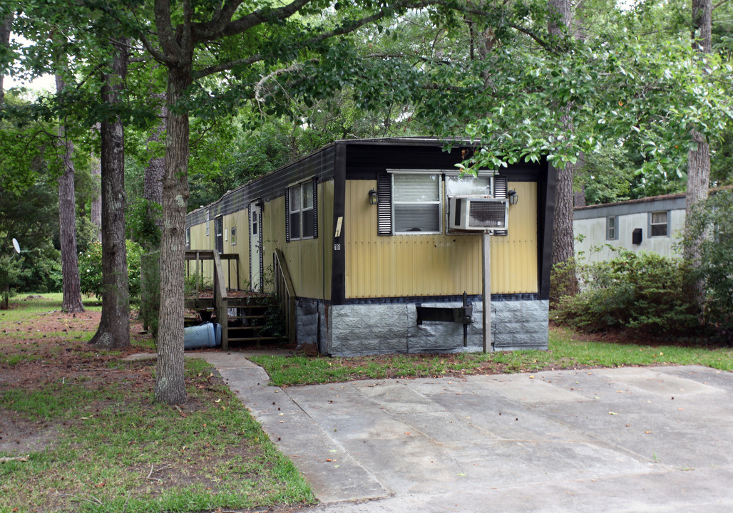 Lee Acres Mobile Home Park in Wilmington, NC - Building Photo