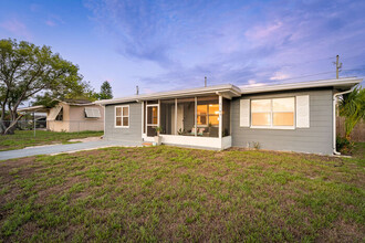 5145 104th Way N in St. Petersburg, FL - Building Photo - Building Photo
