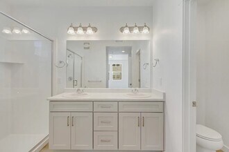 8355 S Sky Mirror Ln, Unit 304 in Sandy, UT - Building Photo - Building Photo