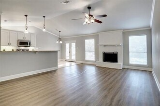 110 Wildbriar St in Euless, TX - Building Photo - Building Photo