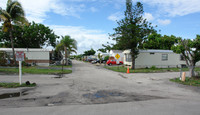 Park Ridge West Mobile Home Park in Pompano Beach, FL - Building Photo - Building Photo