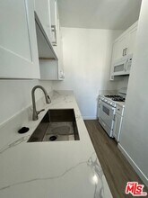 2256 Cambridge St in Los Angeles, CA - Building Photo - Building Photo