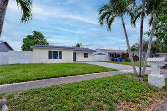 6455 Pershing St in Hollywood, FL - Building Photo - Building Photo