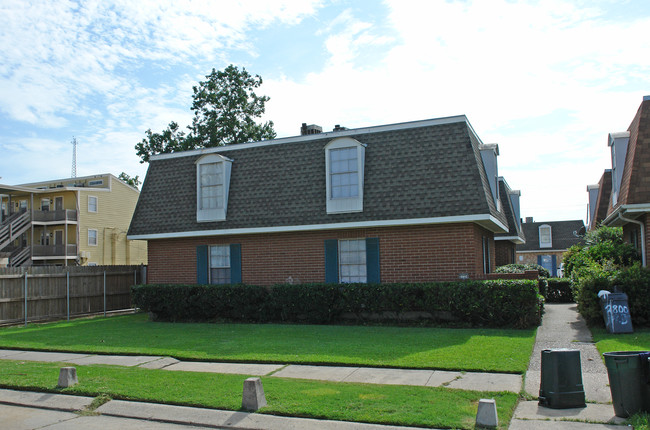 2724 Houma Blvd in Metairie, LA - Building Photo - Building Photo