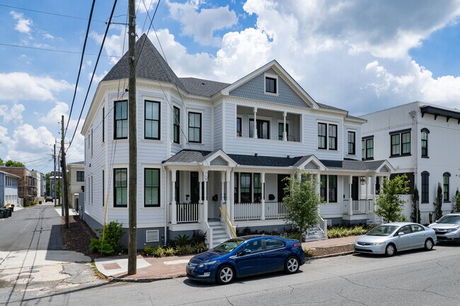 714 Montgomery St in Savannah, GA - Foto de edificio - Building Photo